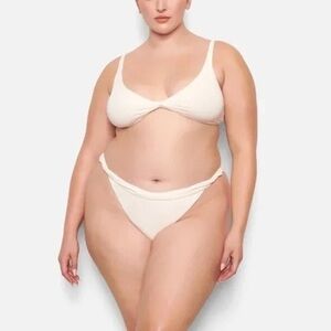 NWT Skims Twist Cotton bralette in Marble